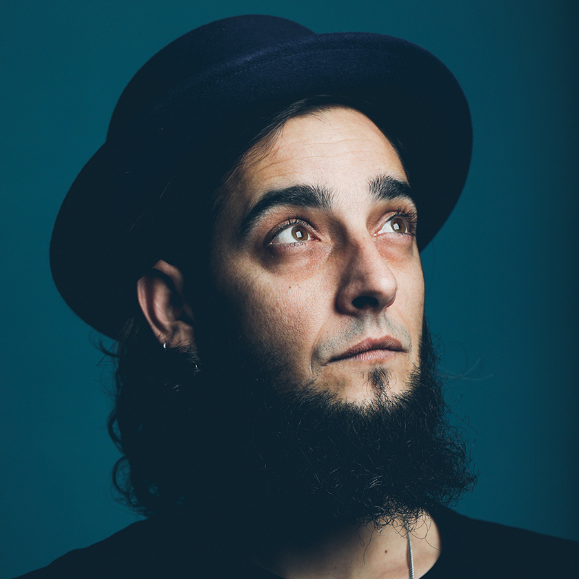 Lucio Leoni: Sto cercando un “noi”, non un “io”.