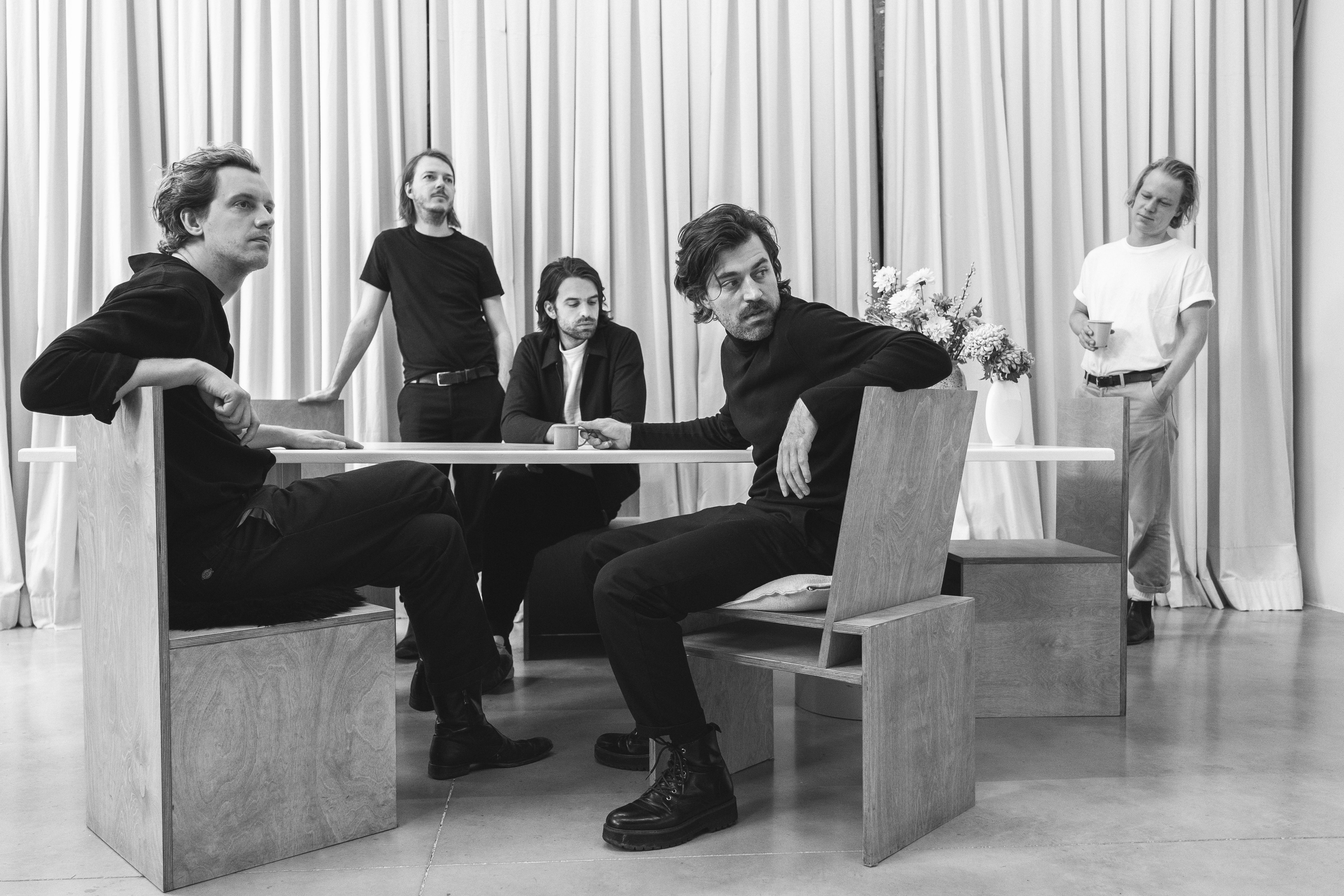 Balthazar – Ballare su un ritmo R&B per liberarsi dalle sabbie mobili