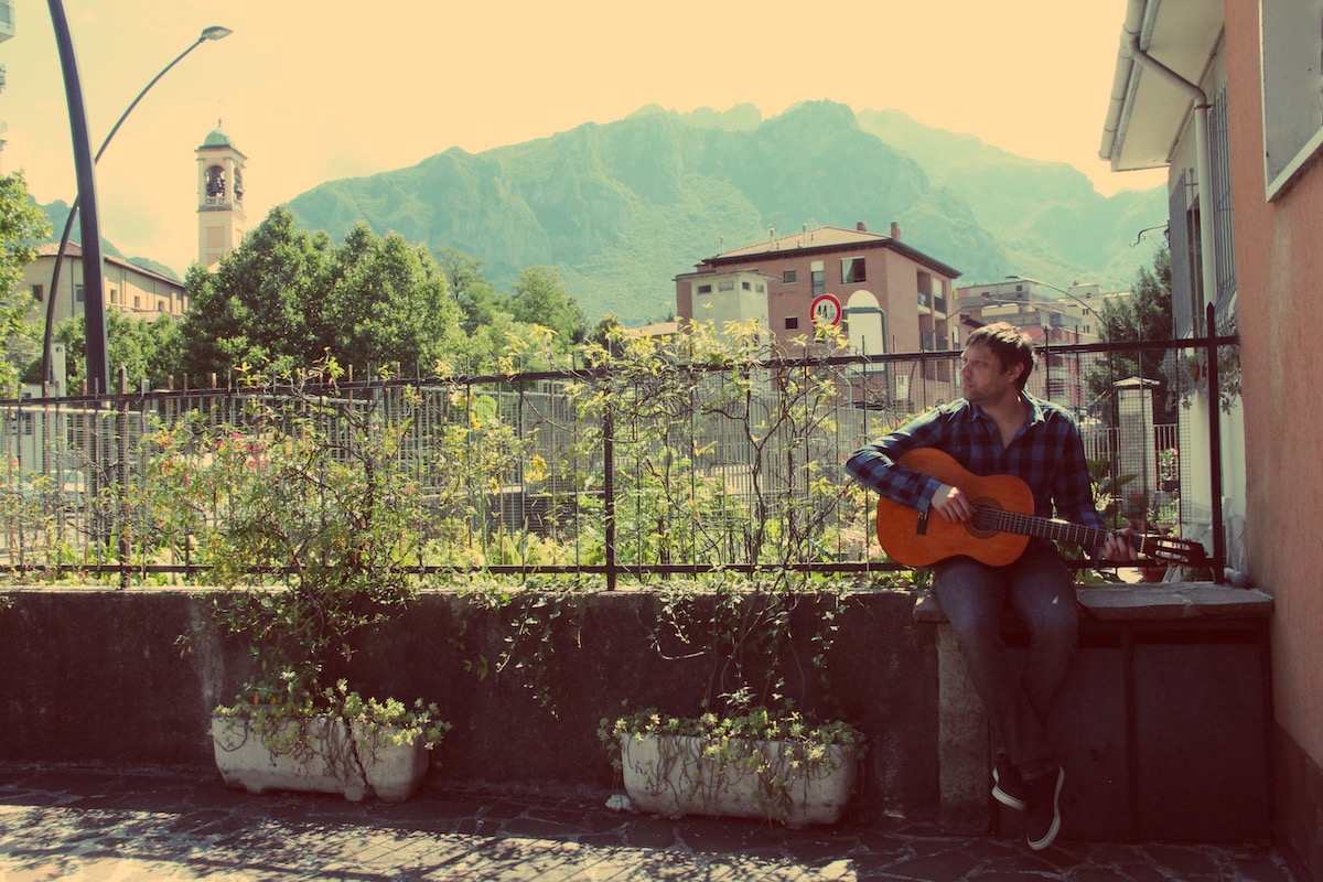 Carlo Pinchetti – La musica non ci salverà ma è una meravigliosa bugia pensare il contrario.