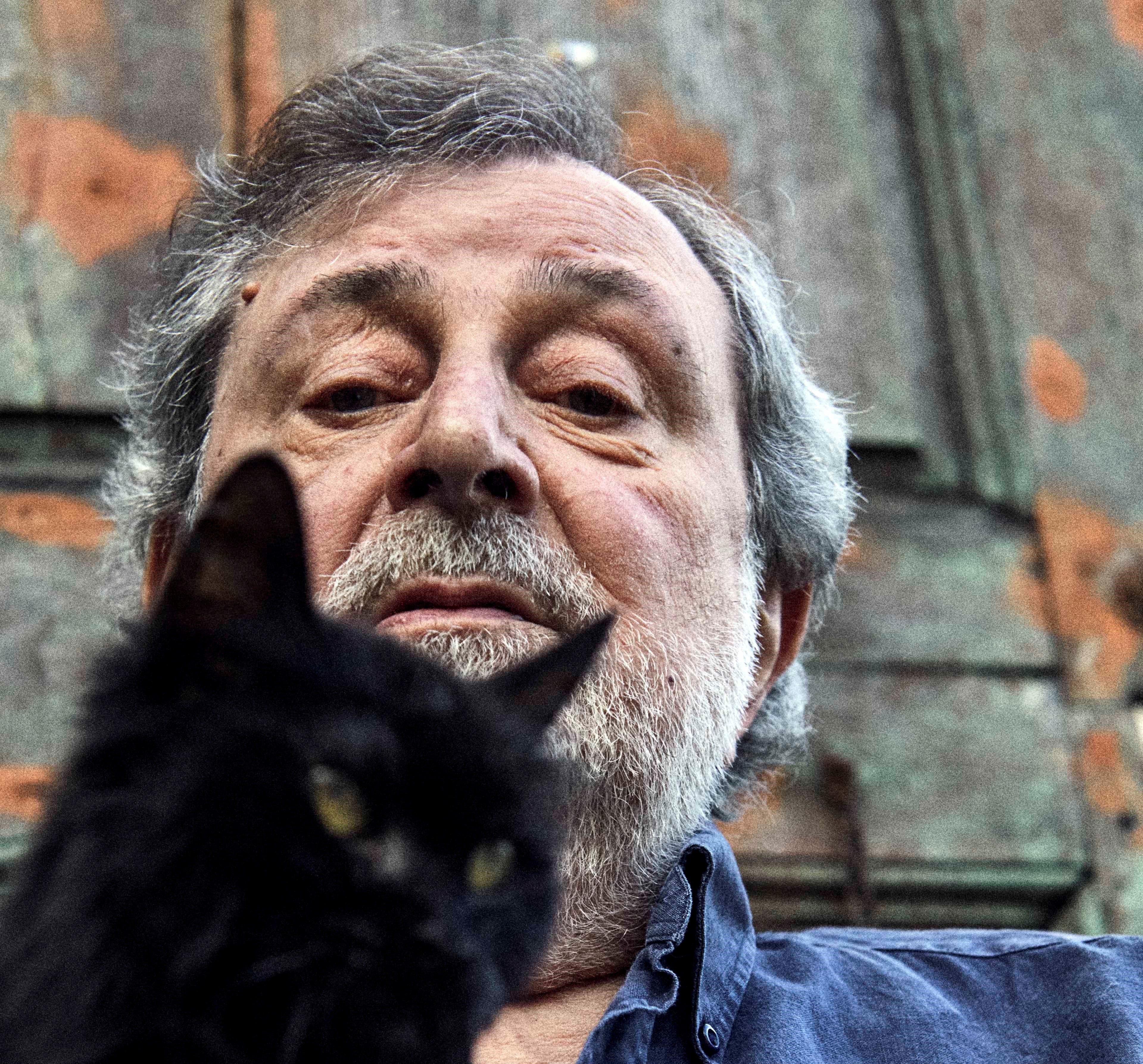 Francesco Guccini torna a cantare “Canzoni da intorto”