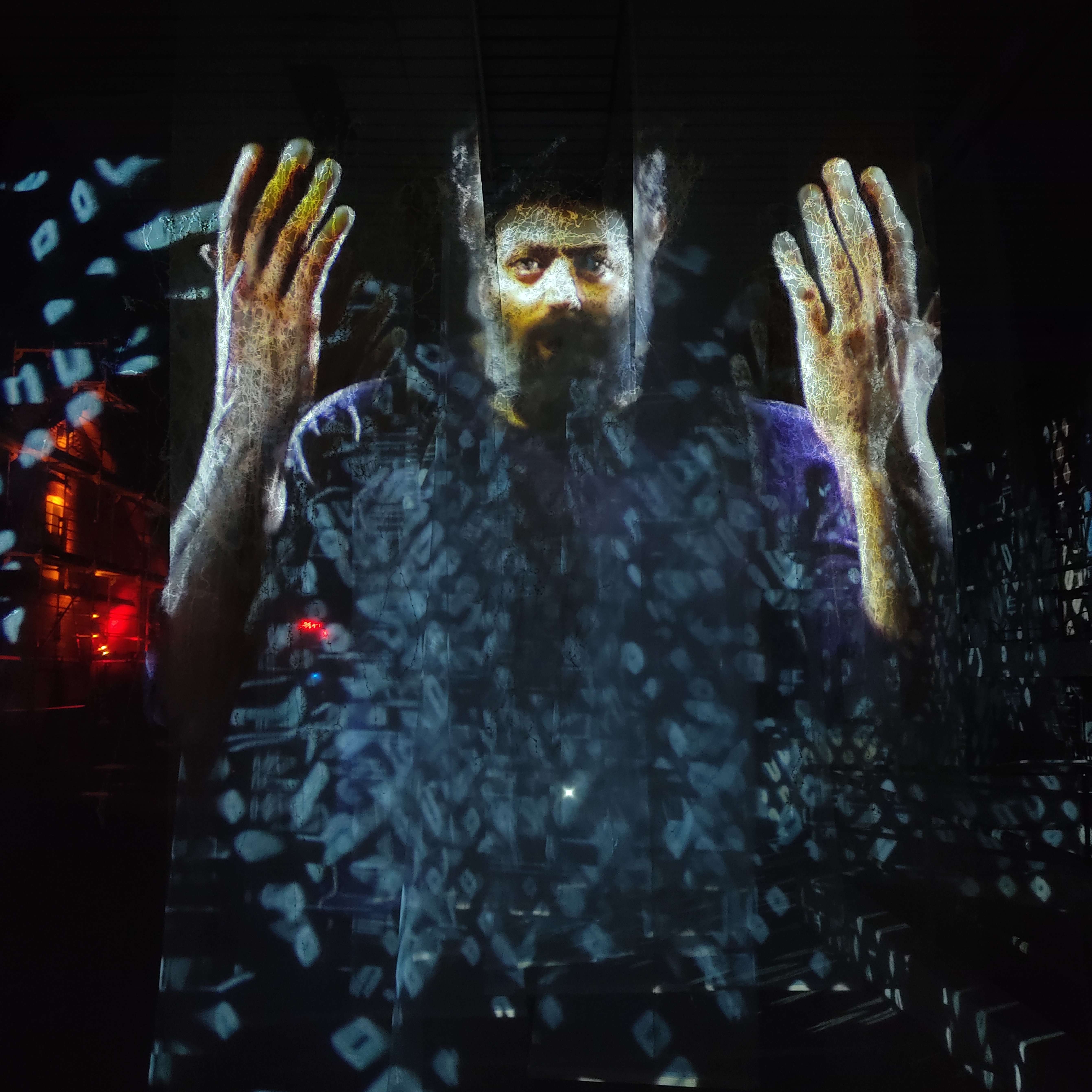 Marco Buzzini – l’arte come dialogo tra materia e linguaggio audiovisivo