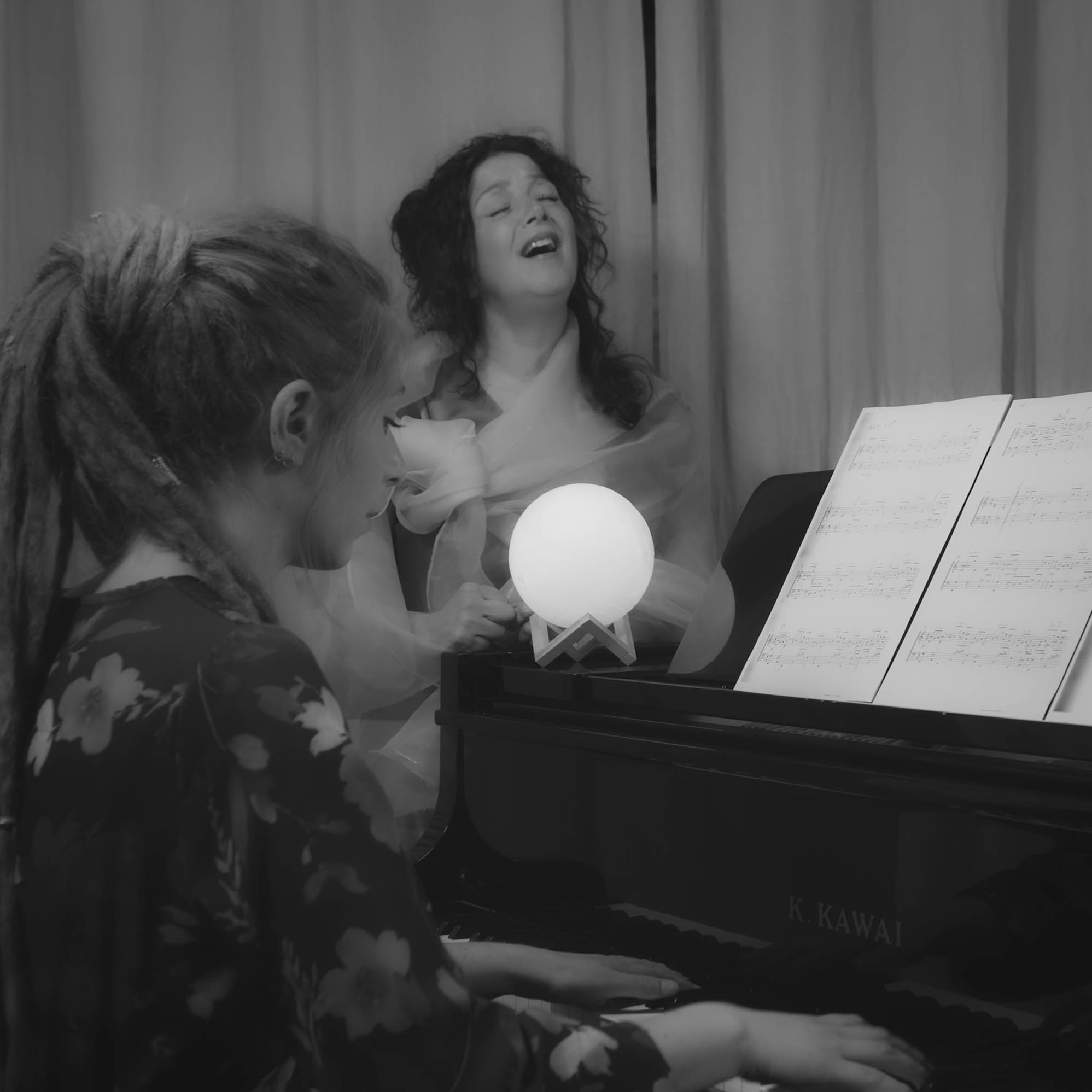 Sonia Spinello con Sonia Candellone – Time don’t move [anteprima video + intervista]